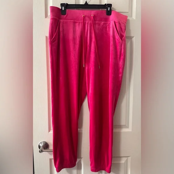 Lilly Pulitzer Women's Mallie Velour Pants - Picture 2 of 9